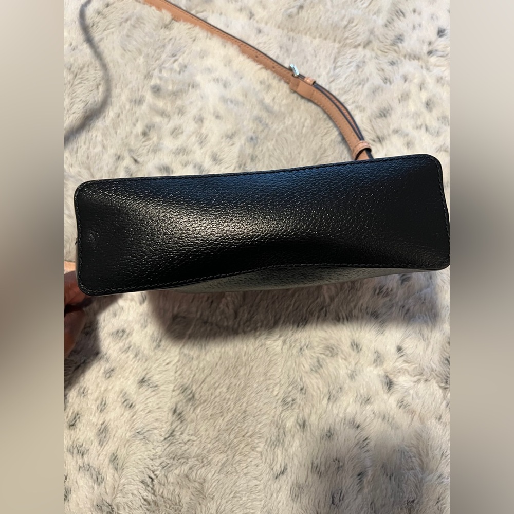 Kate Spade Crossbody - Picture 4 of 9